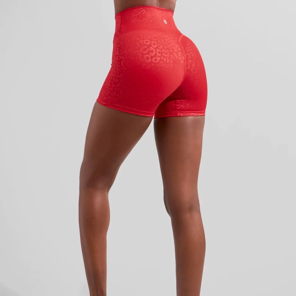 Buffbunny Rebel Short in Red Leopard